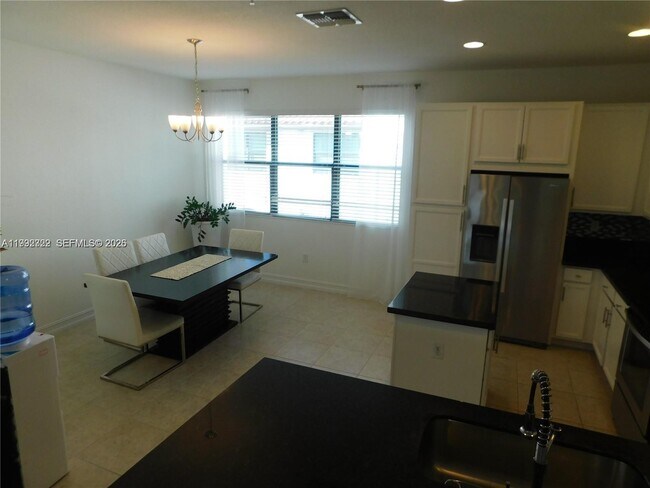 Foto del edificio - 11317 SW 15th St