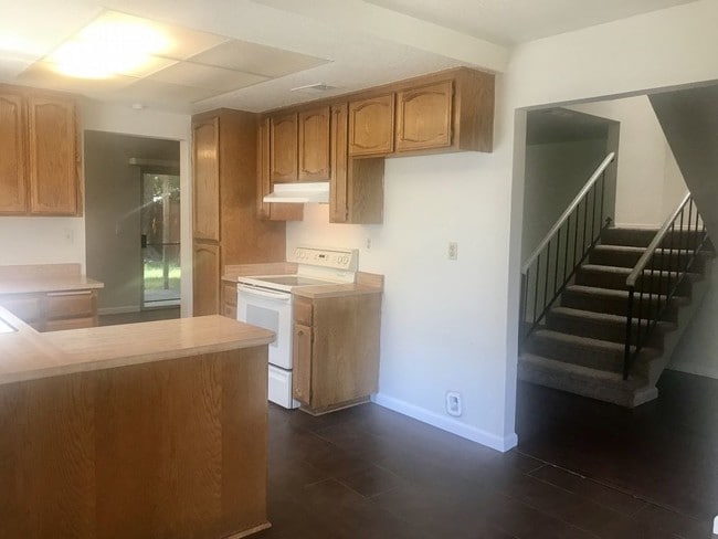 Building Photo - Open Concept. Shed Included. A Must See