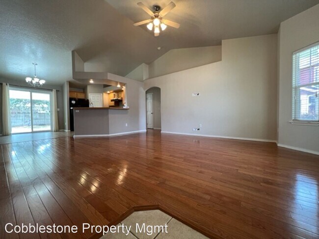 Foto del edificio - 3 br, 2 bath House - 115 E Cassidy Dr
