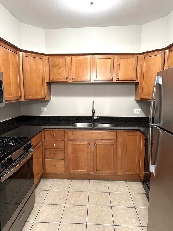 Primary Photo - 8650 84th Ct