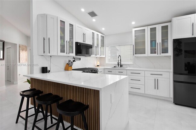 Foto del edificio - 18501 NW 55th Ave