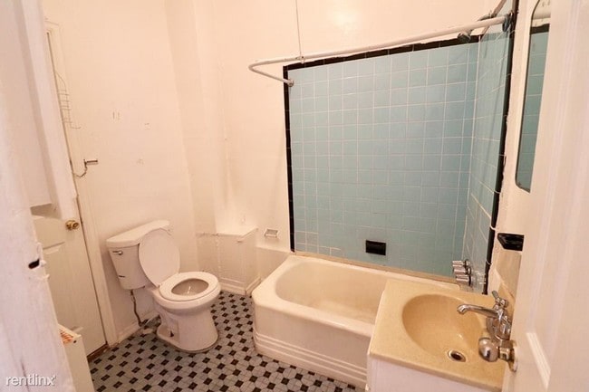 Building Photo - 3 br, 1 bath Apartment - 1244 Madison St