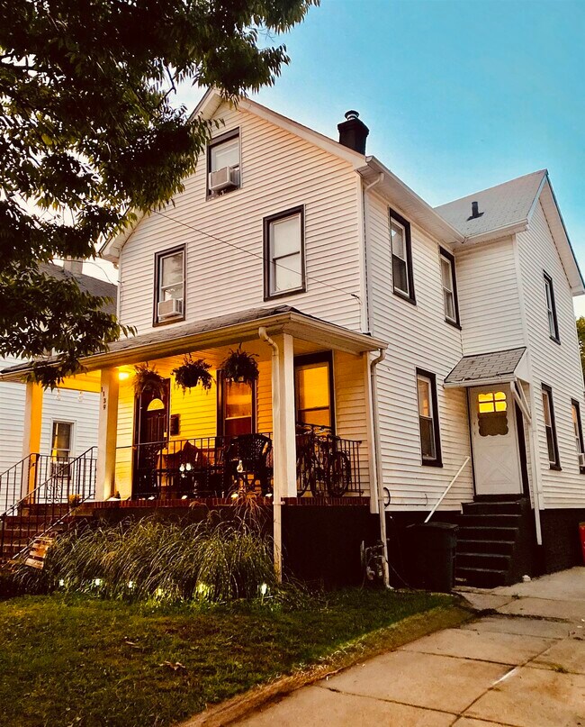 Foto del edificio - 1139 Asbury Ave