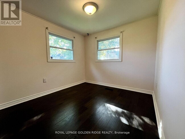 Building Photo - 367 Hollywood Dr