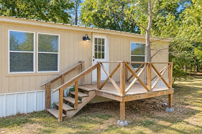 Building Photo - 13615 W Waterwell Rd