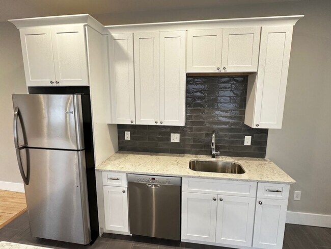 Building Photo - New Allston Listing!!