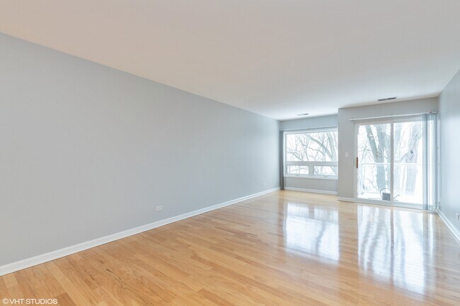 Foto del edificio - 1635 N Milwaukee Ave