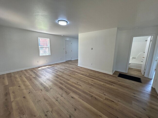 Foto del edificio - 271 N Bradford Ave