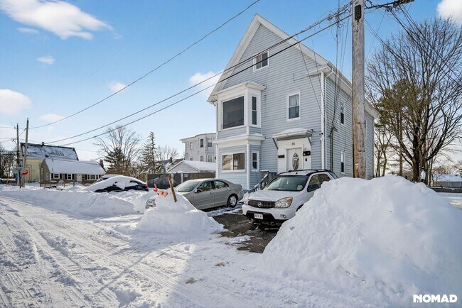 Building Photo - Charming 3BR in Brockton