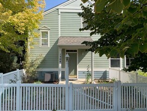 Building Photo - 640 Gooseberry Dr