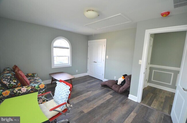 Building Photo - 1600 Depriest Dr