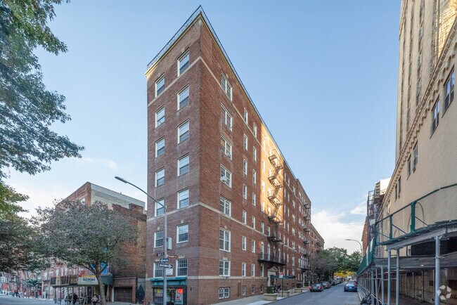 45 Piña St - 55 Pineapple St