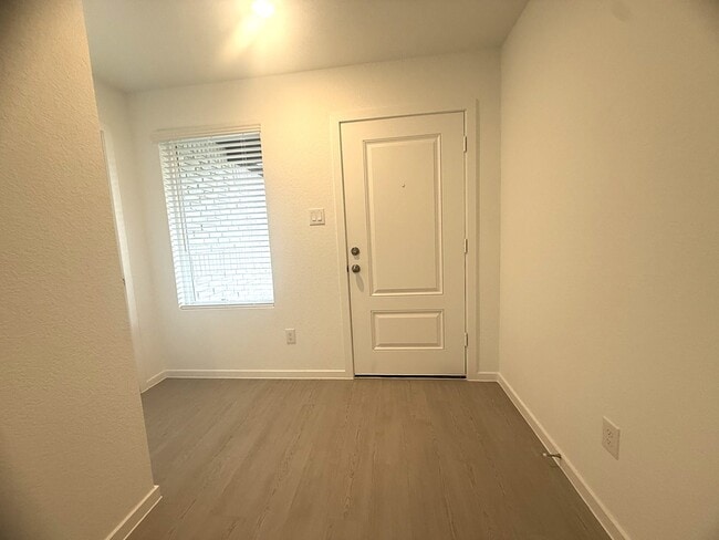 Foto del edificio - 1520 Crowson Rdg