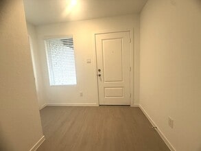 Building Photo - 1520 Crowson Rdg