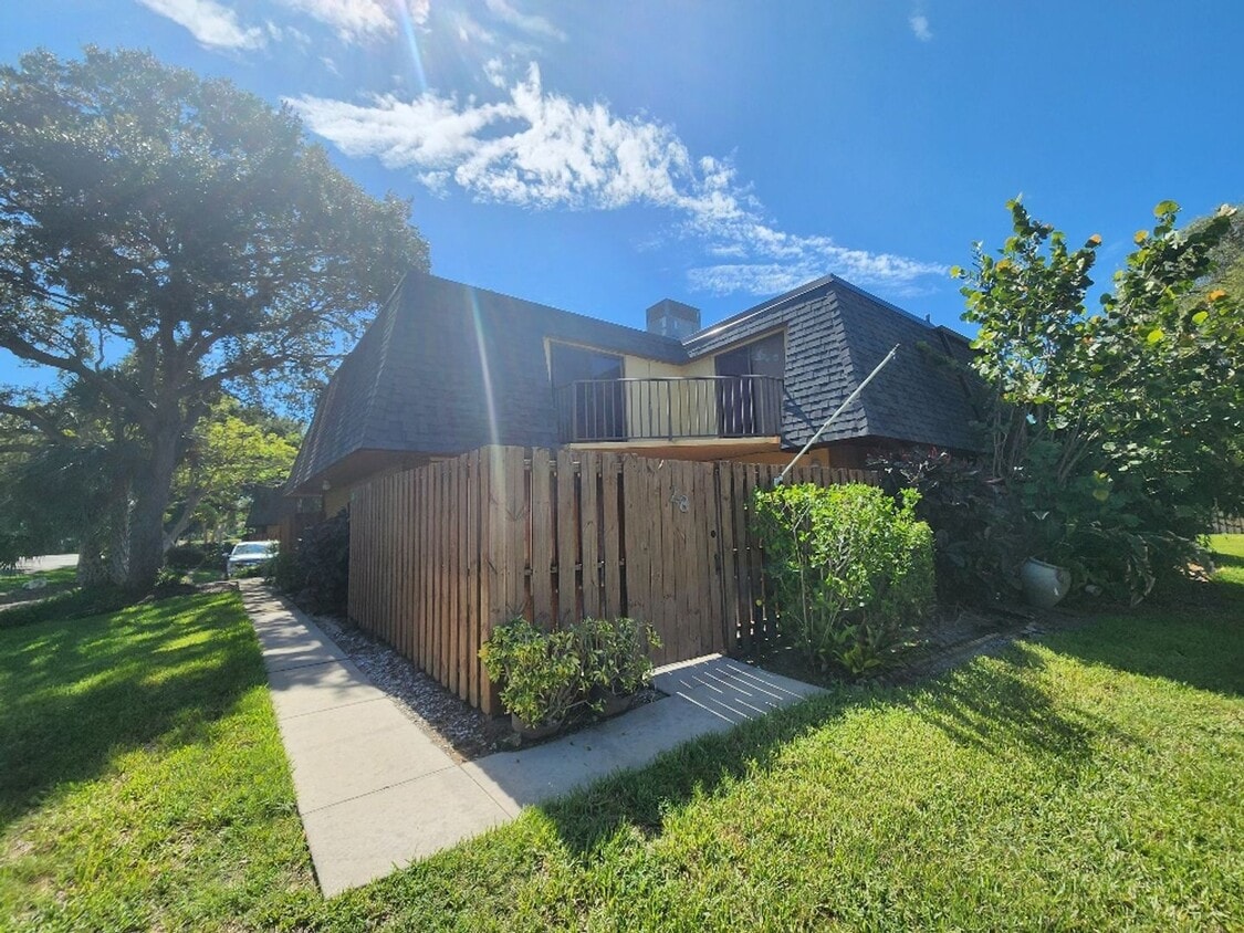 Primary Photo - Well maintained 2/2.5 Cedar Dunes Townhome
