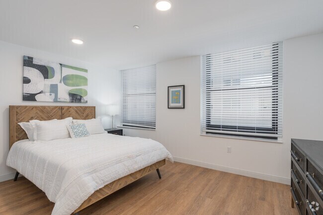 2HAB, 2BA - 1,500 ft² - 101 dupont place
