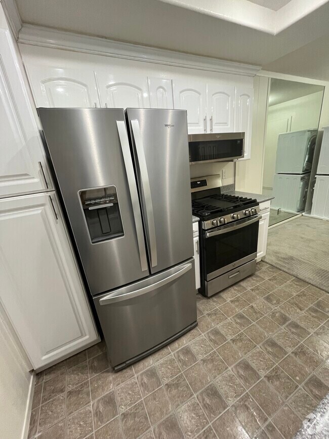 Building Photo - 1161 Packers Cir