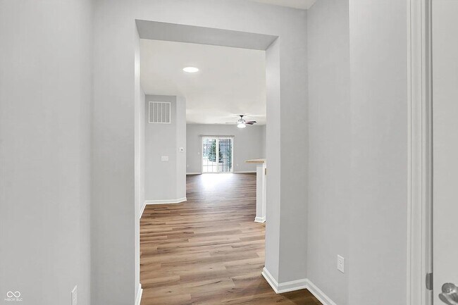 Foto del edificio - 3538 Heathcliff Ct