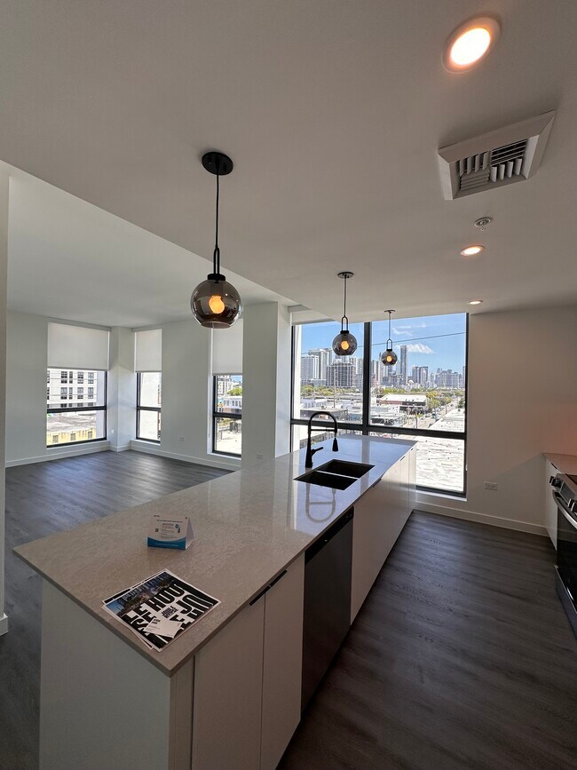 Foto del edificio - 244 NW 31st St