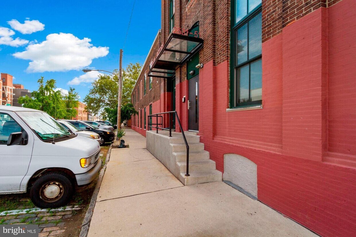 Primary Photo - 2551 Trenton Ave