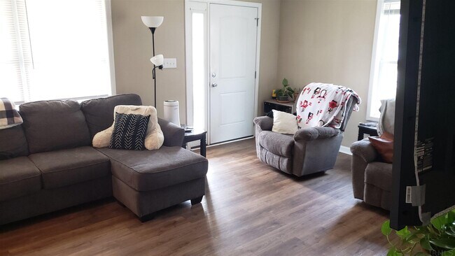 Foto del edificio - 2716 E Bressingham Way