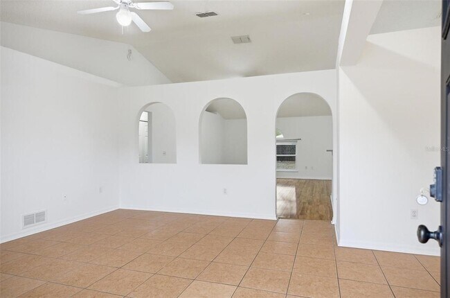Building Photo - 38 Bud Field Dr