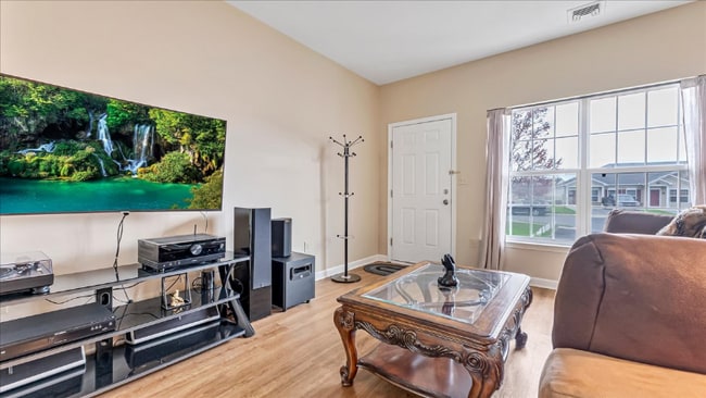Foto del edificio - 218 Huntington Ln