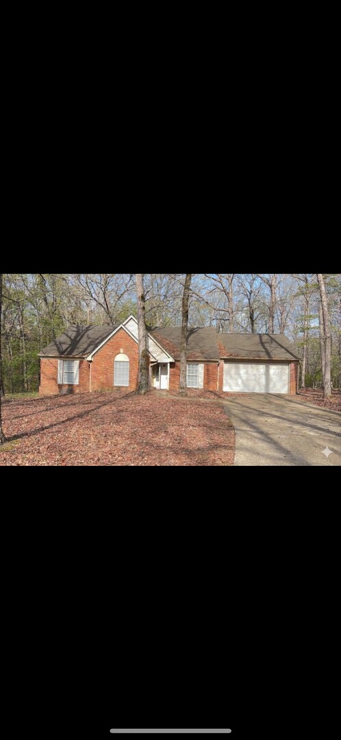 Building Photo - 301 Hall Rd