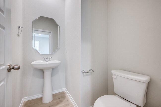 Photo - 4601 Avion Dr Townhome