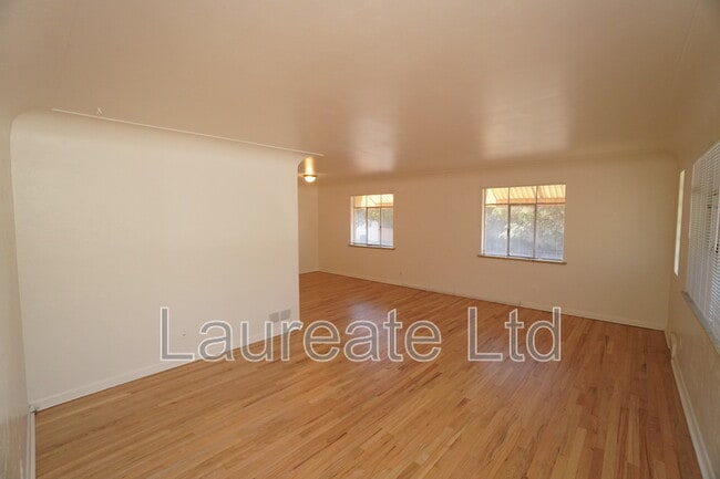 Foto del edificio - 5998 S Hill St