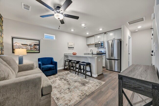 Foto del edificio - 1221 Pickens St