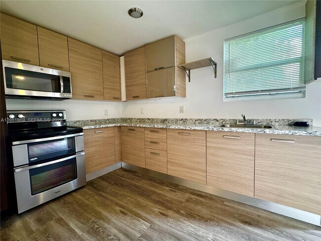 Foto del edificio - 4770 NW 23rd Ave