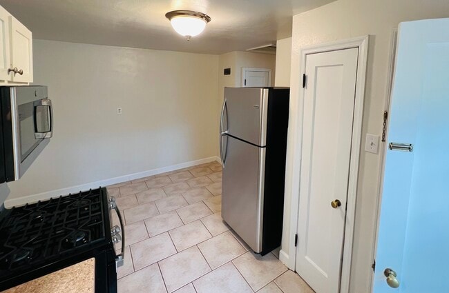Building Photo - 2262 Woodson Rd