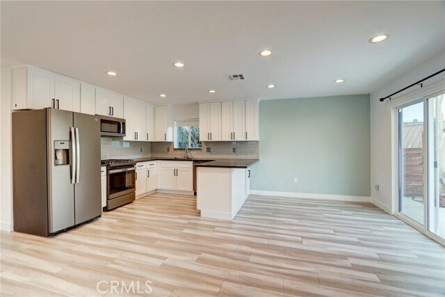 Foto del edificio - 7441 Beckford Ave