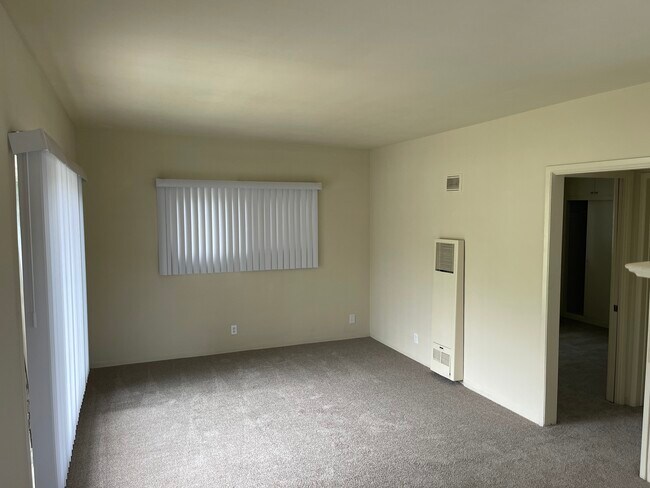 Building Photo - 4237 Edenhurst Ave