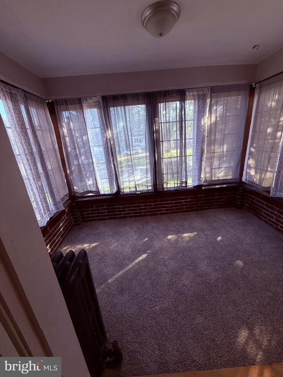 Building Photo - 824 E 33rd St