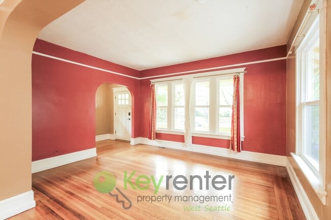 Photo - Spacious and Stylish 3 Bedroom in Prime Location House