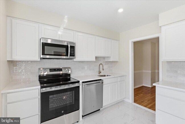 Foto del edificio - 4635 Linmar Ct