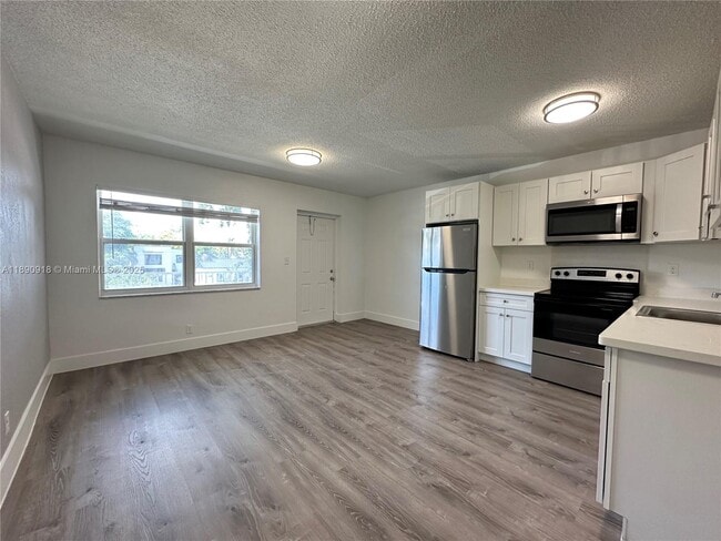 Foto del edificio - 3660 NE 11th Ave