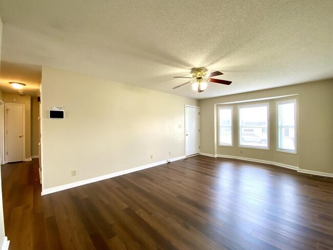 Foto del edificio - 701 Carbondale Dr