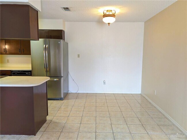 Foto del edificio - 2301 N Stewart Rd