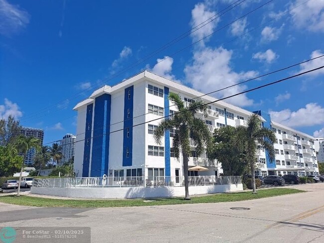 Foto del edificio - 550 Bayshore Dr