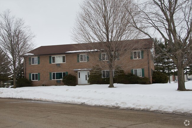 Building Photo - 2068 Lilly St
