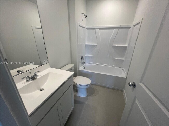 Foto del edificio - 5885 Sweetwood Dr