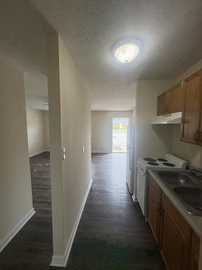 Building Photo - 1720 McGregor Ct