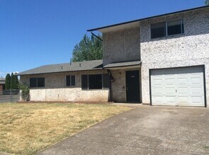 Building Photo - 670-680 W 13th Ave