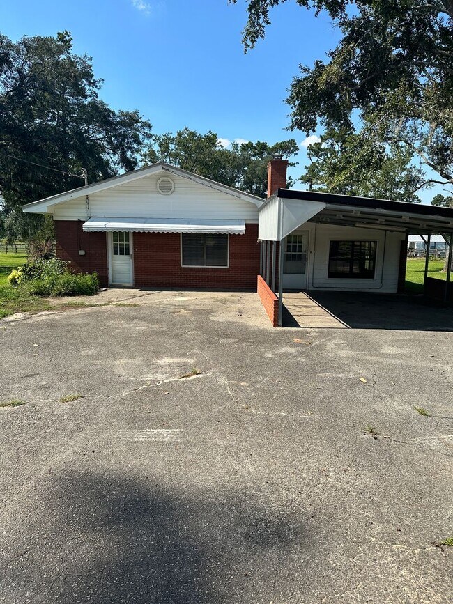Building Photo - 3 Bedroom Home in North Lowndes County