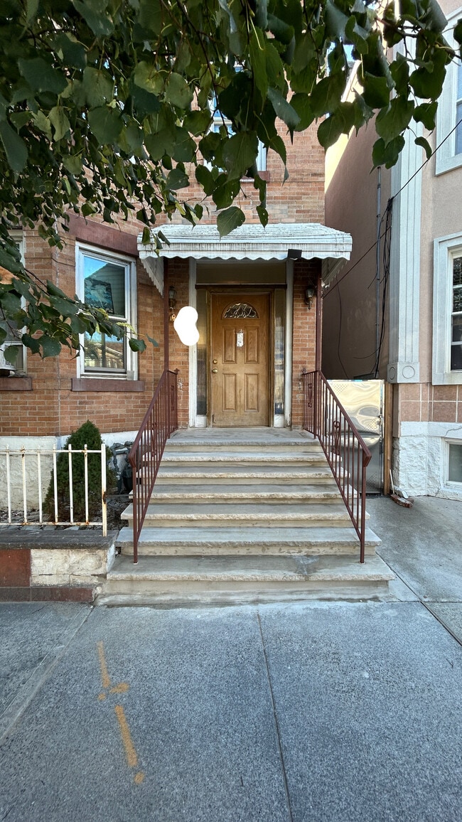 Building Photo - 6017 Harrison Pl