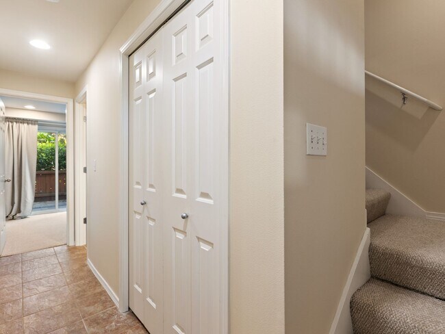 Foto del edificio - 3Bd Townhome in North Seattle