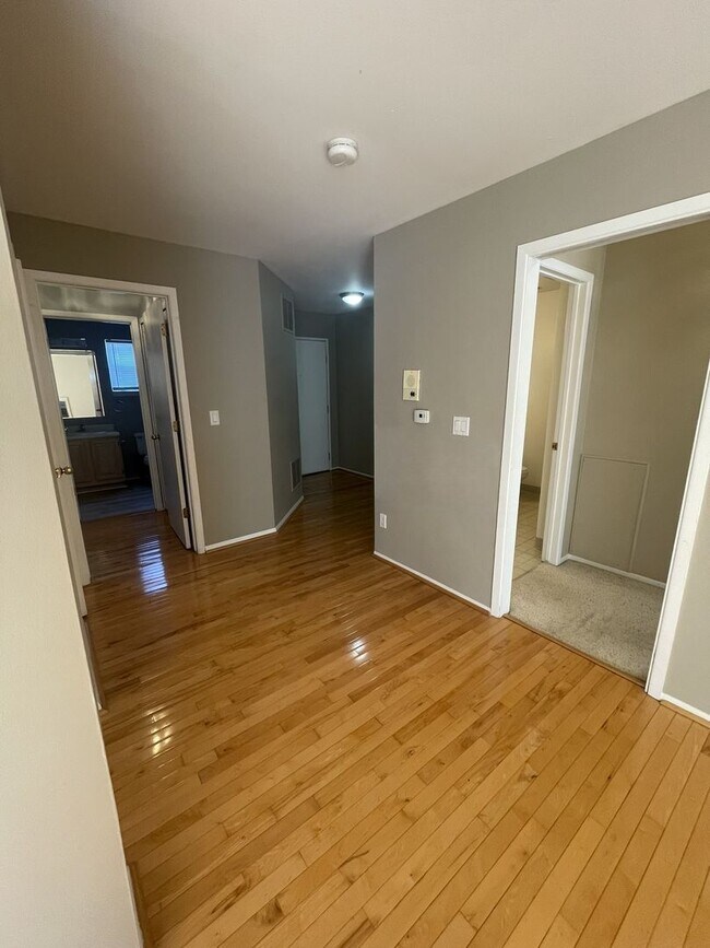 Foto del edificio - Three Bedroom Two Bath Condo near Arbor Hills